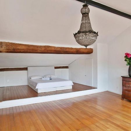 Charming And Large Duplex Flat With Beautiful Terrace In Avignonアパートメント エクステリア 写真