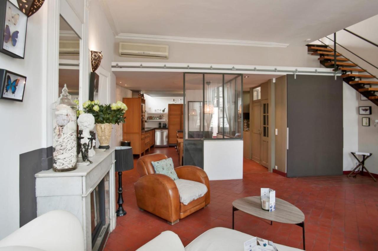 Charming And Large Duplex Flat With Beautiful Terrace In Avignonアパートメント エクステリア 写真