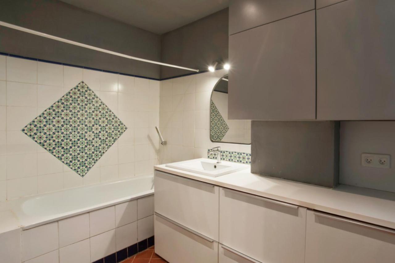 Charming And Large Duplex Flat With Beautiful Terrace In Avignonアパートメント エクステリア 写真