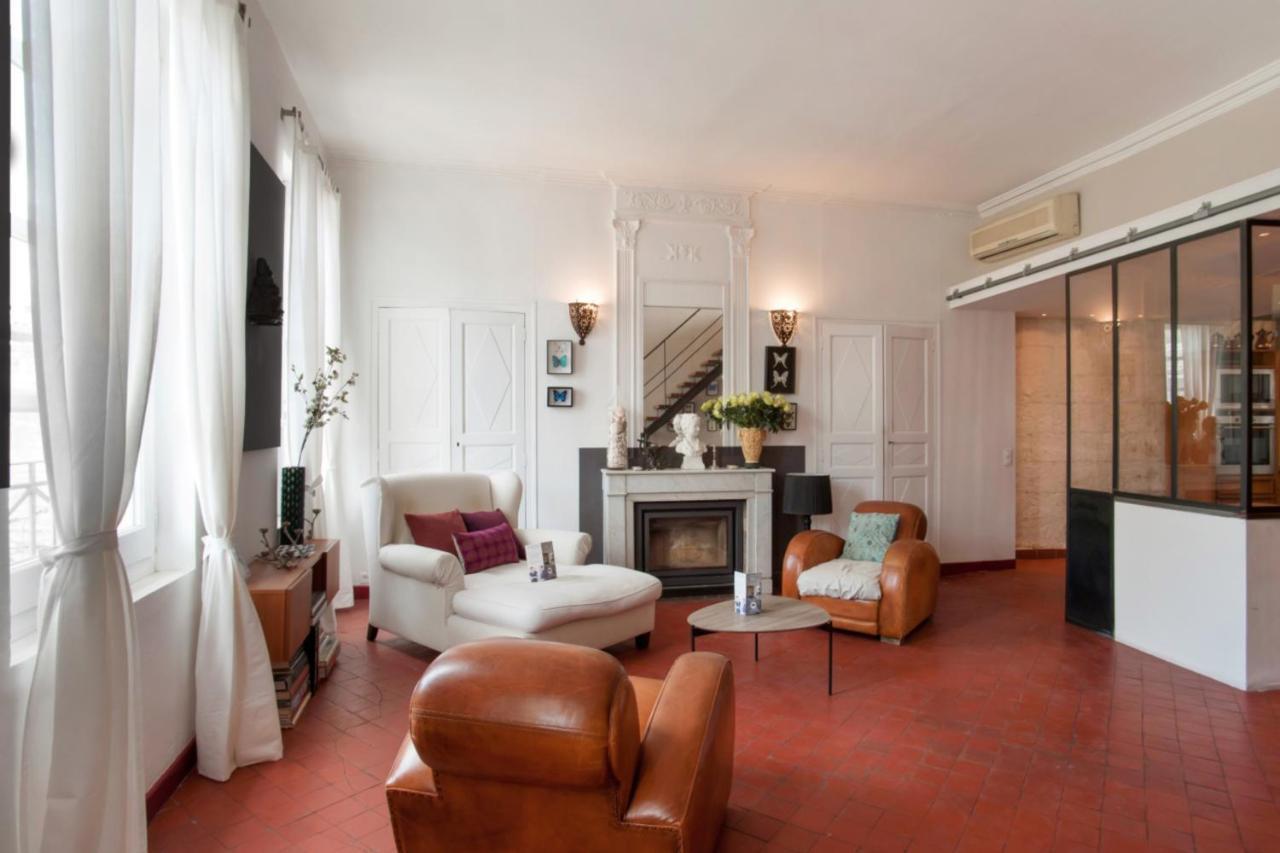Charming And Large Duplex Flat With Beautiful Terrace In Avignonアパートメント エクステリア 写真